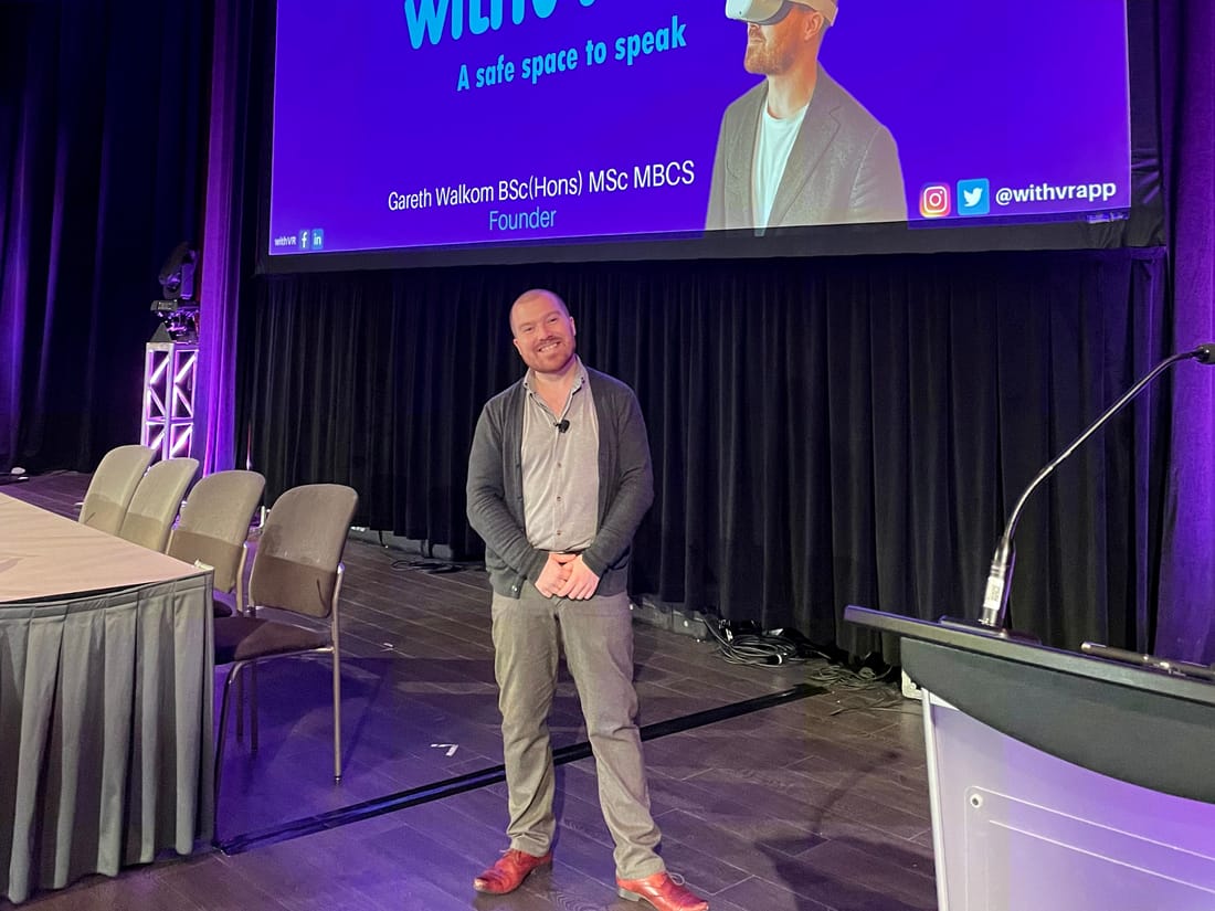 Gareth Walkom يقدّم عرضًا في Joint World Congress on Stuttering and Cluttering، مونتريال، 2022